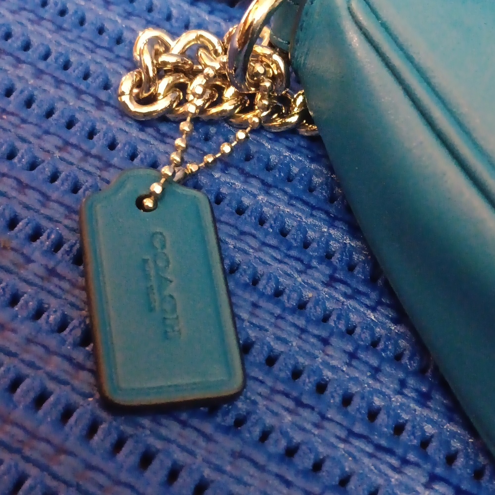 Coach - Picture 5 of 11